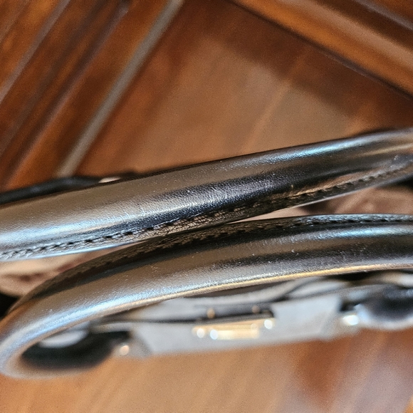 Michael Kors Signature Hamilton Satchel With Matching Fanny Pack! - Picture 5 of 14